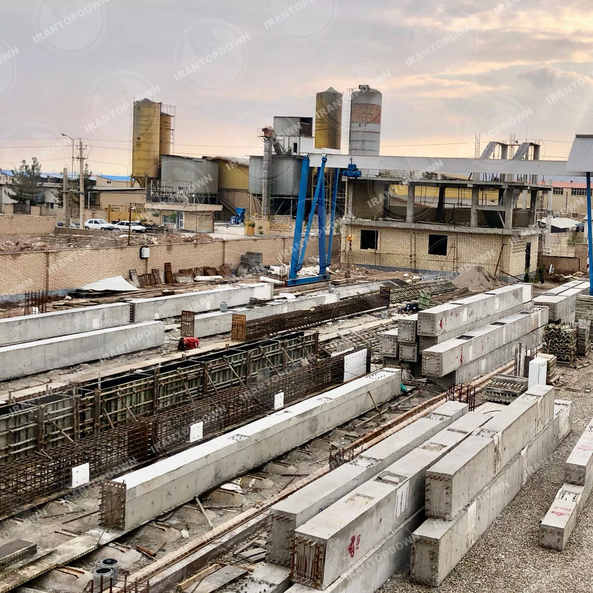 ساخت ستونهای پیش ساخته بتنی یا فلزی در روش تاپ دان