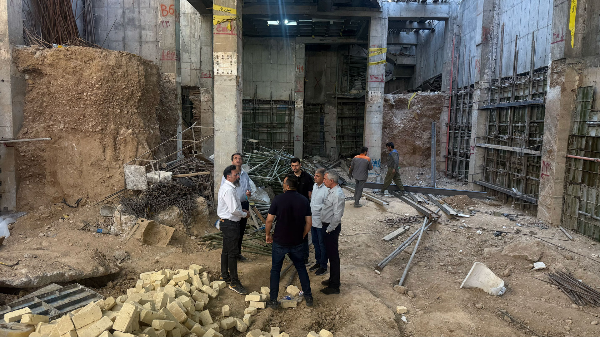 بازدید ناظران و اعضای محترم سازمان نظام مهندسی استان فارس از پروژه کانون کارشناسان رسمی دادگستری استان فارس